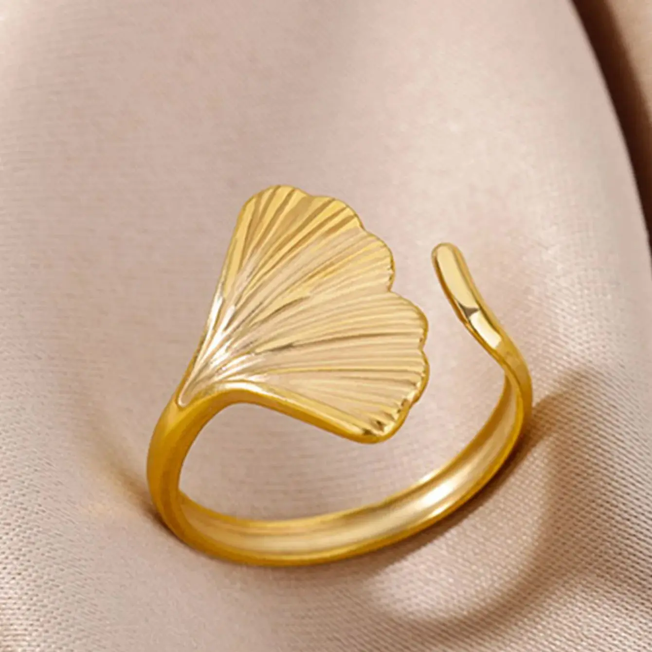 Fashion Ginkgo Leaf Rings Women Gold Stainless Steel Adjustable