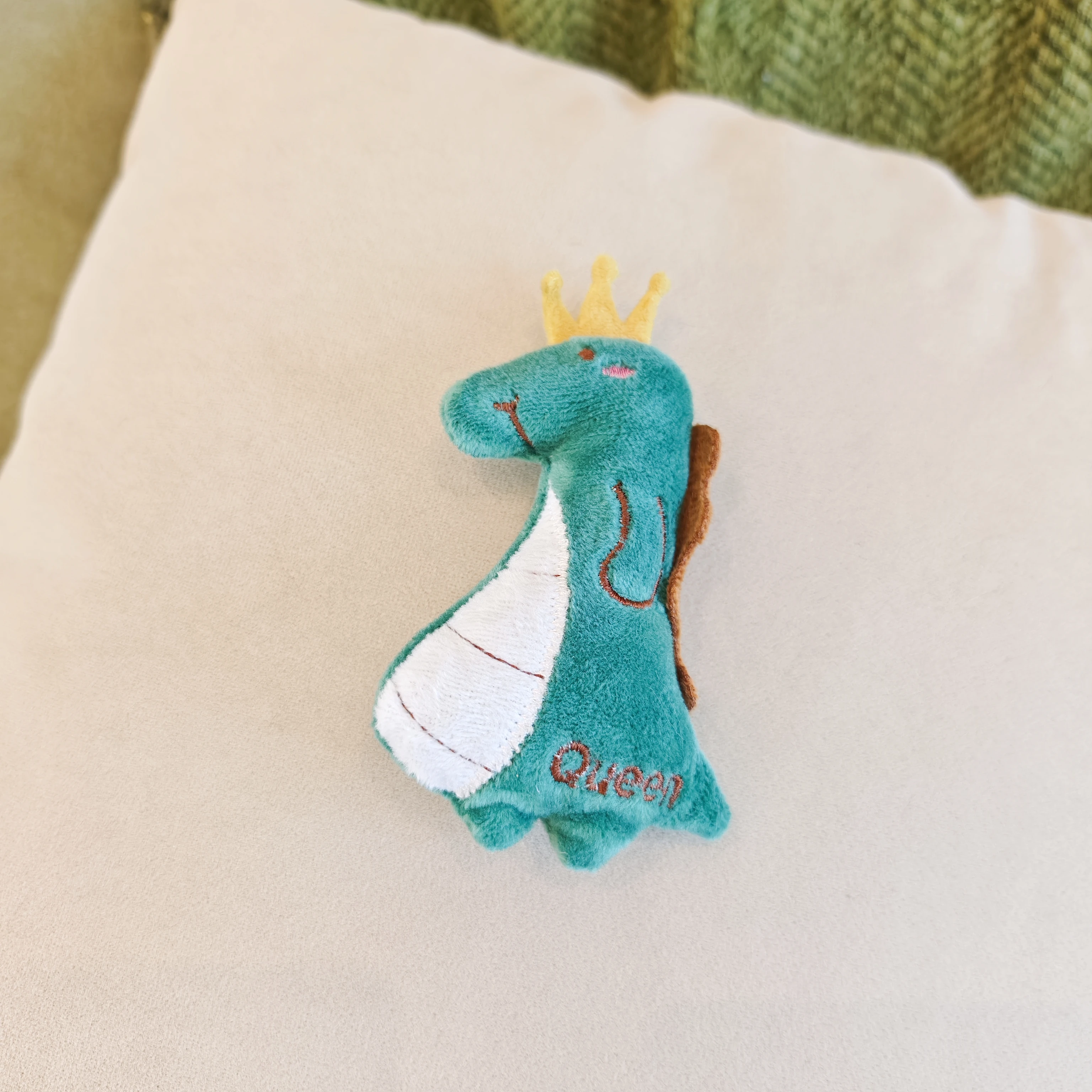 

Cat Chew Toys Dog Stress Relief Cleaning Teeth Catnip Pet Accessories Hot Sale Dinosaur Dolls for Puppies Cats