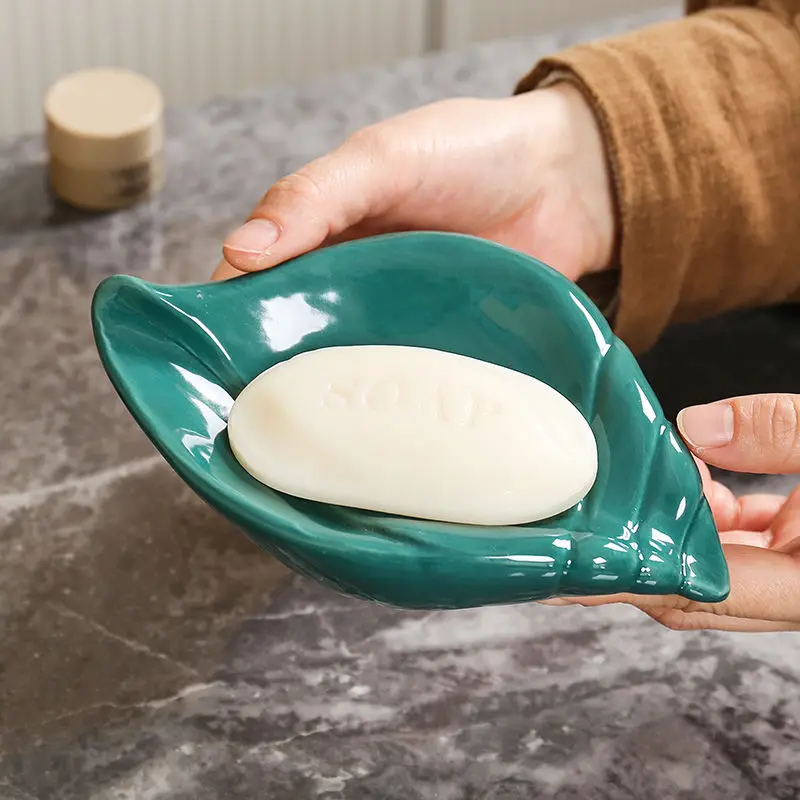 Creative Draining Soap Box, Ceramic Conch Shaped, White Green Pink Soap Dishes, Home Bathroom and Kitchen Articles, 1Pc