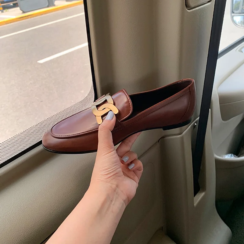 

Женские туфли на плоской подошве с заклепками, резиновые базовые металлические украшения, женские резиновые металлические украшения