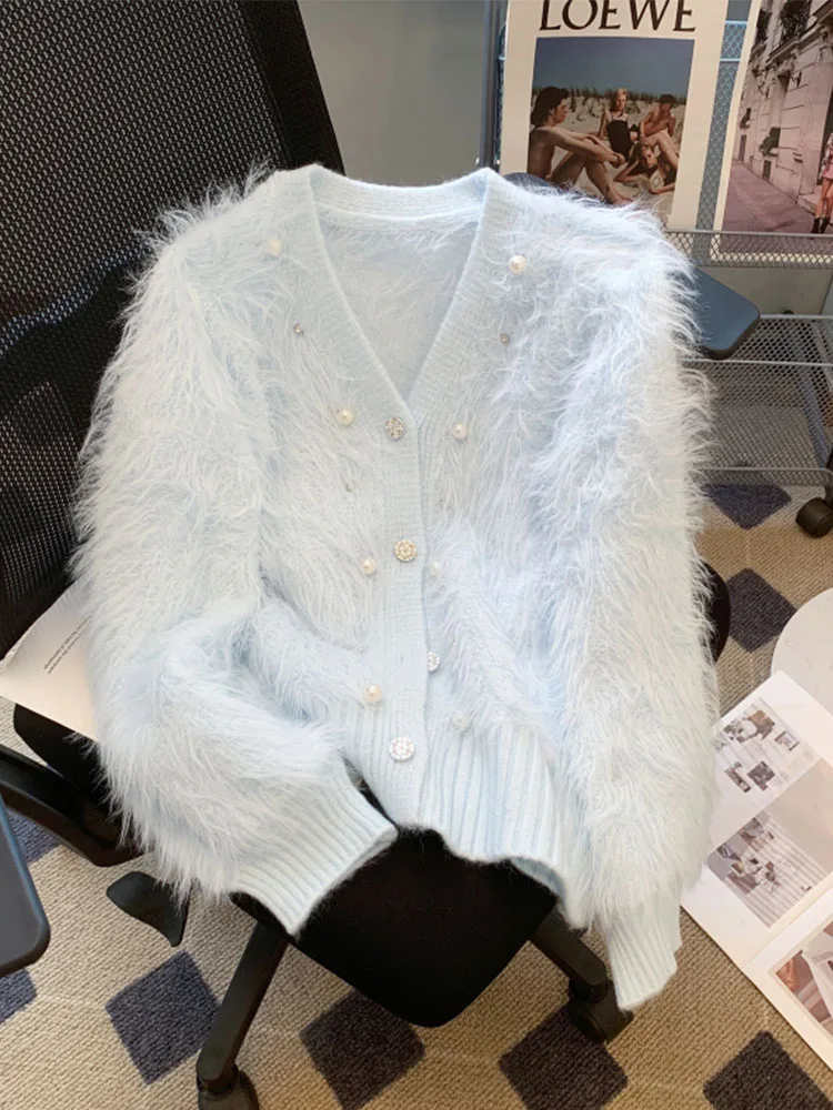 

Женский трикотажный пуловер с V-образным вырезом и тонкими пуговицами