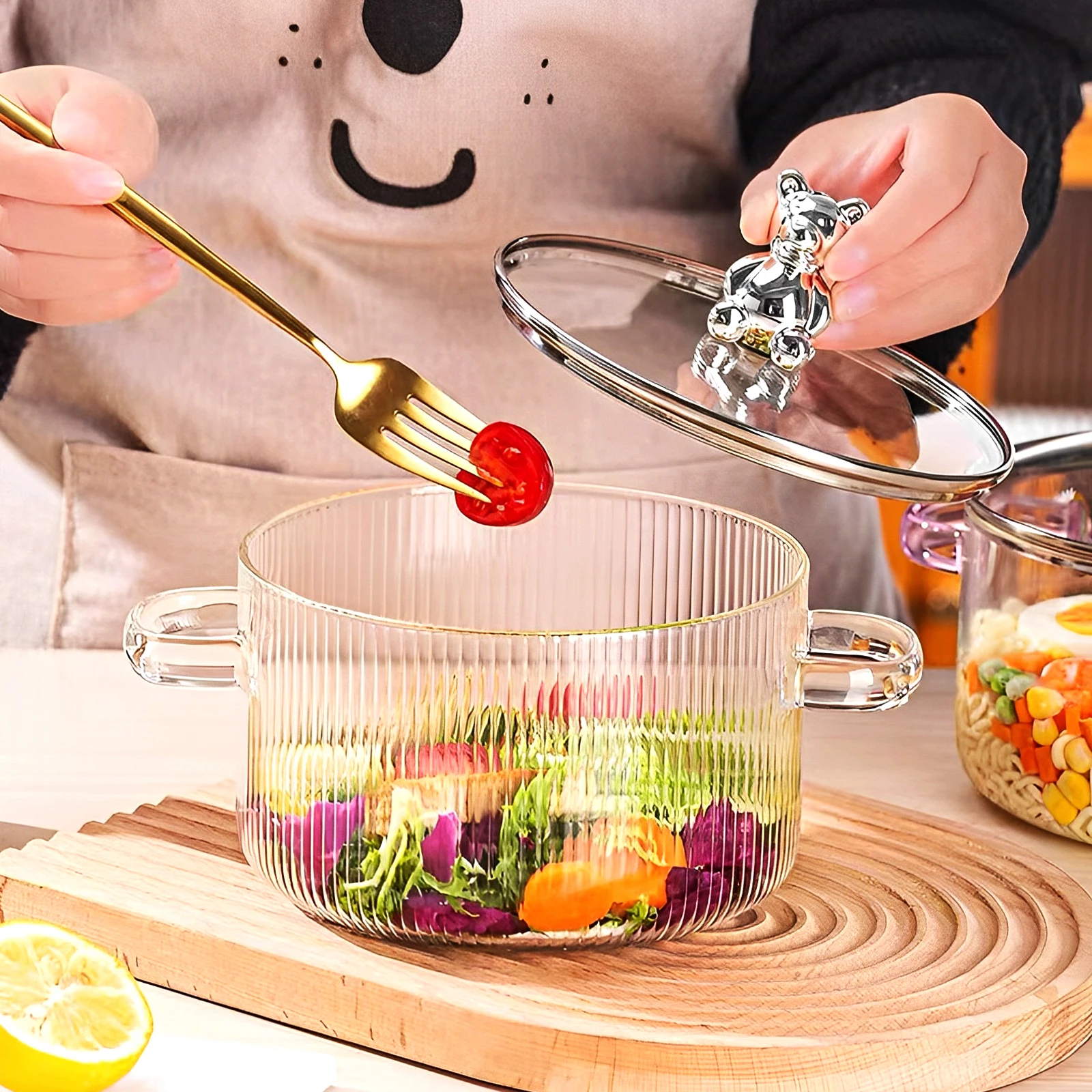 https://ae01.alicdn.com/kf/S7bda6f7fc74a43cf8622d22c298f2172x/Glass-Cooking-Pot-1-7L-Transparent-Glass-Cooking-Pot-With-Bear-Lid-Home-Heat-Resistant-Glass.jpg