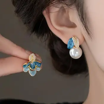 925 Silver Needle Korean Fashion Crystal Blue Flower Earrings For Women Jewelry 2025 Trending New Asymmetric Leaf Pearl Earrings