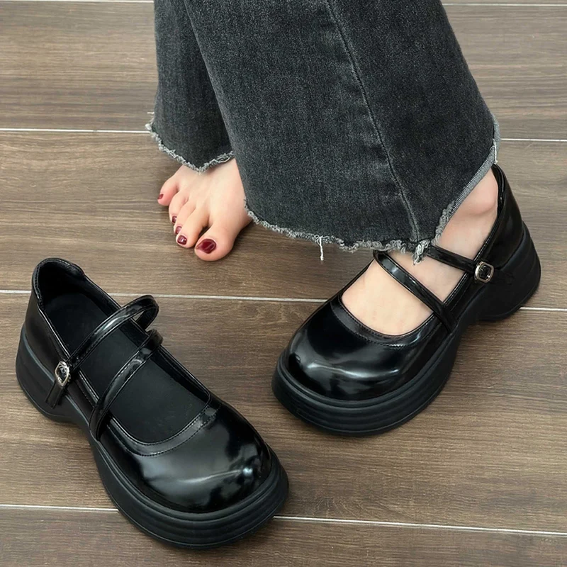 Spring Autumn Womens Shoes Platform Chunky Patent Leather Pumps Woman Ankle Strap Thick Bottom Dress Shoes Ladies English Style