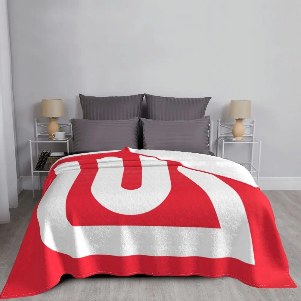 LUKOIL �Ż� ��� �� ������, �ſ� �ε巯�� �� �ǳ� �߿� ���, �Ž� ħ�� �����