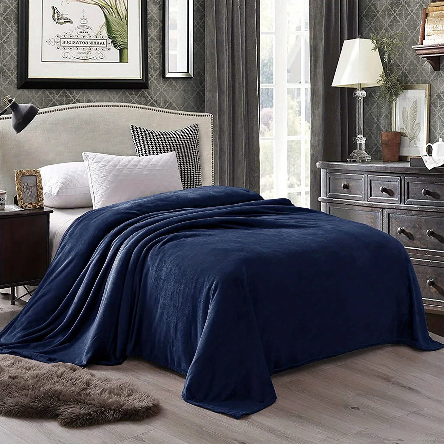 1pc Coral Fleece Blanket Simple Grey Blanket Soft Warm Throw Blanket Nap Blanket for Sofa Bed Camping Trip Office Pet Dog 5
