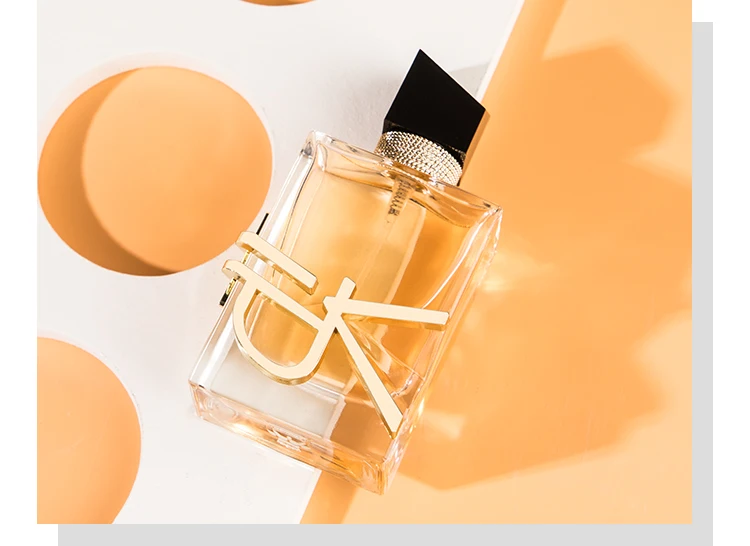 flacon de parfum floral à la lavande