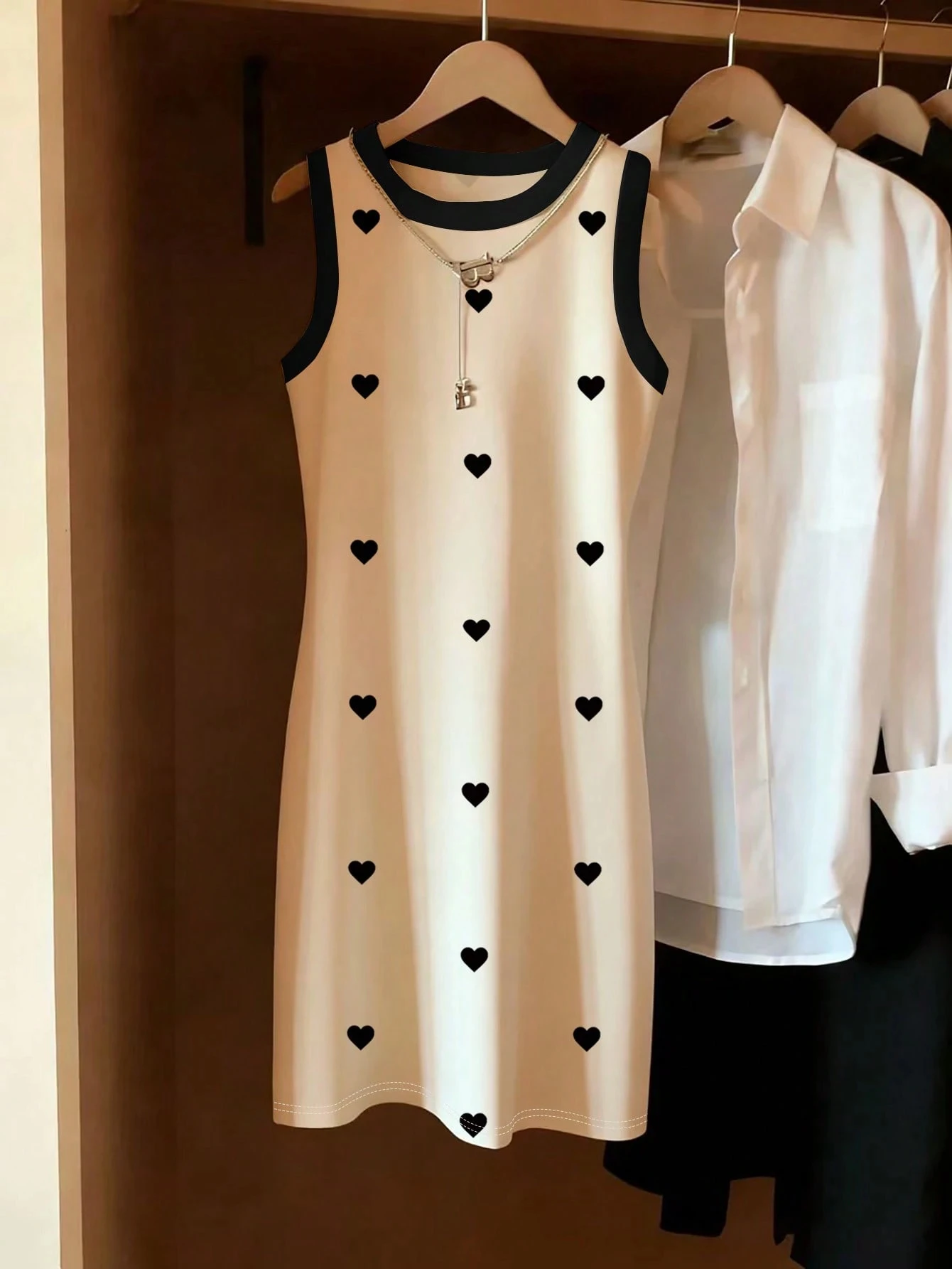 Women's Spring/Summer Casual Elegant Sleeveless Slim-Fit Round Neck Heart Print Dress 3