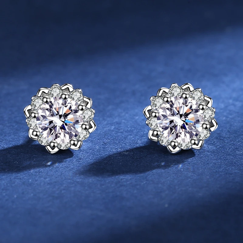 0.5 Carat Moissanite Diamond Earrings S925 Silver Inlaid Gemstone Flower Engagement Woman Jewelry