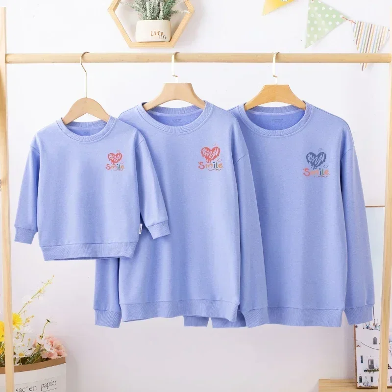 thumbnail image 1 of Camisetas navideñas de invierno para madre e hija, sudaderas para madre, padre e hijo, conjuntos familiares casuales a juego, camisetas con estampado de corazones, jerséis para pareja, 1 of 5