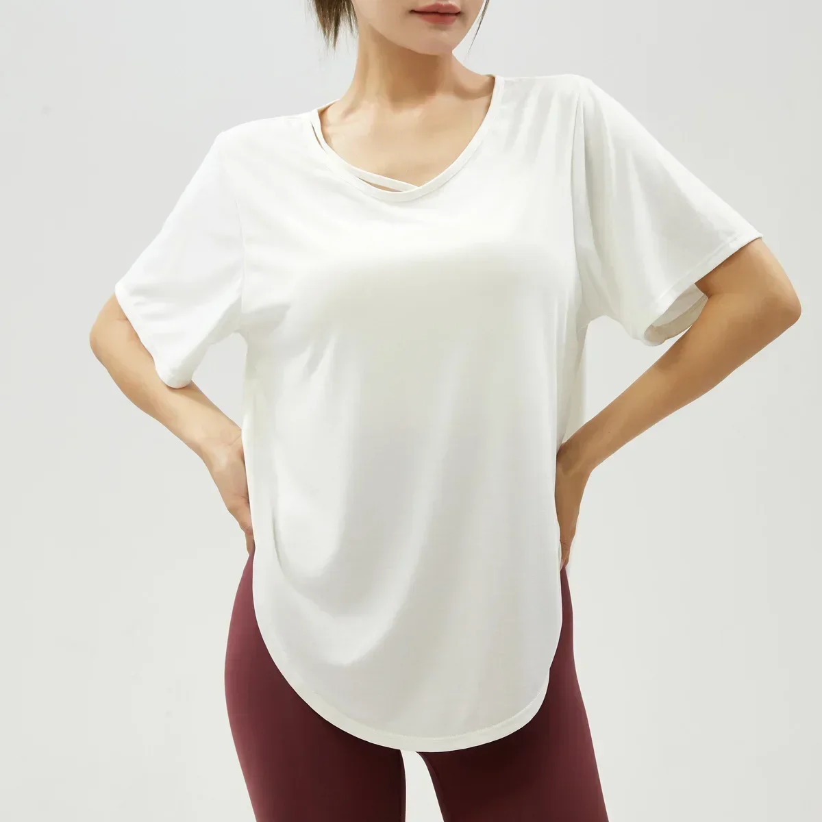 Рисунок 6 - Женские спортивные рубашки Lulu