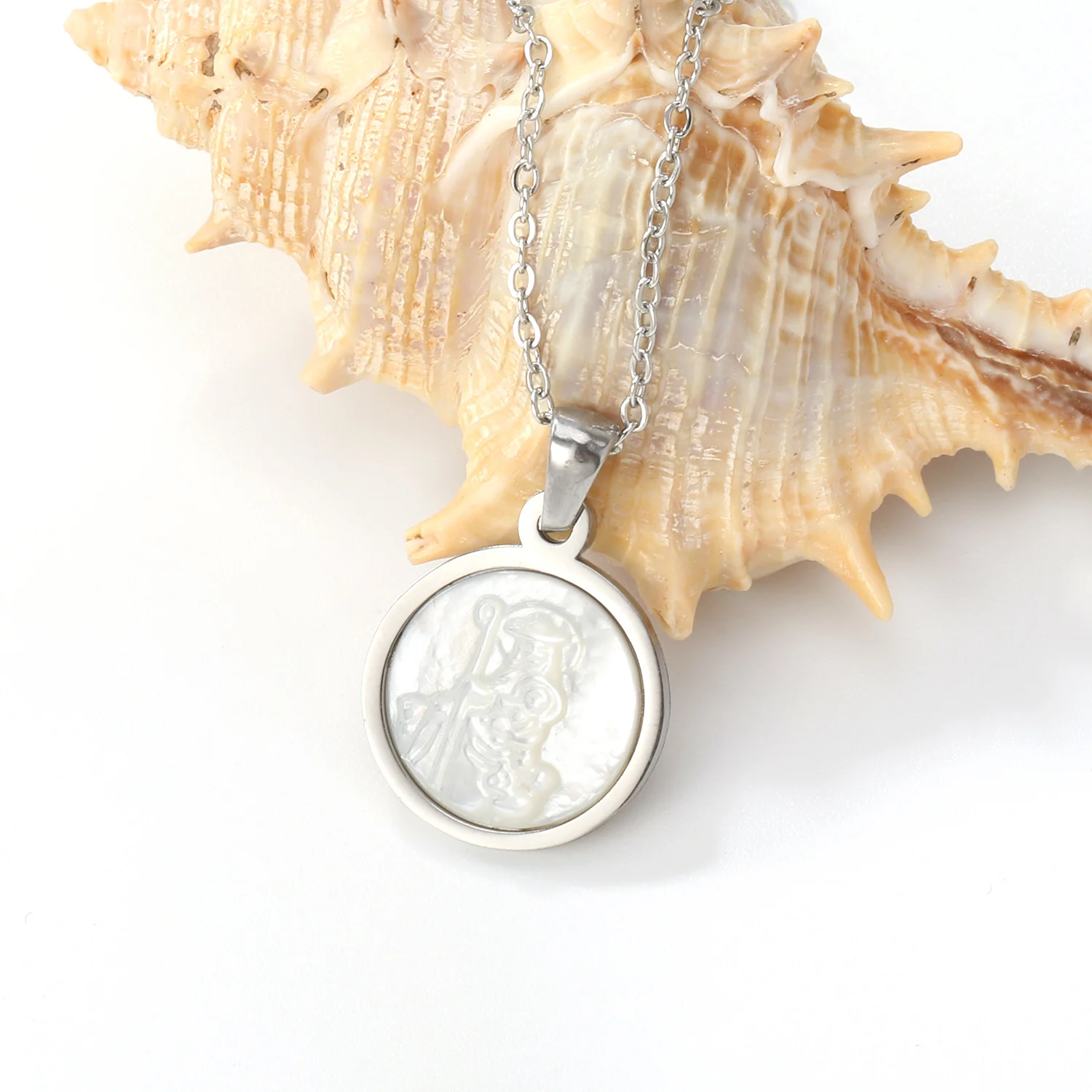 LUXUKISSKIDS Round Pattern Imitation Pearl Engrave Prayer Girls Pendant Necklace Religious Trendy Carve White Shell Choker Colar 6 LUXUKISSKIDS Round Pattern Imitation Pearl Engrave Prayer Girls Pendant Necklace Religious Trendy Carve White Shell Choker Colar - Image 6
