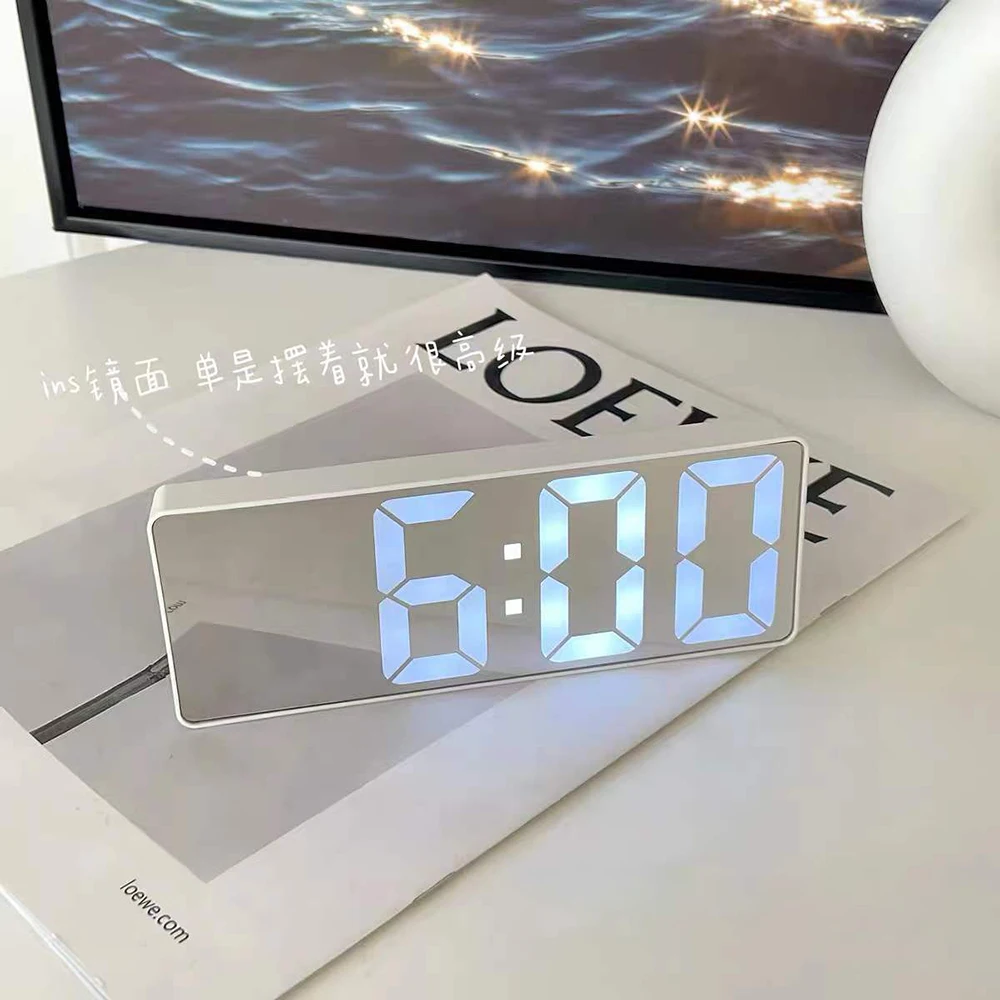 LED Digital Alarm Clock With Snooze Funtion USB Wake Up