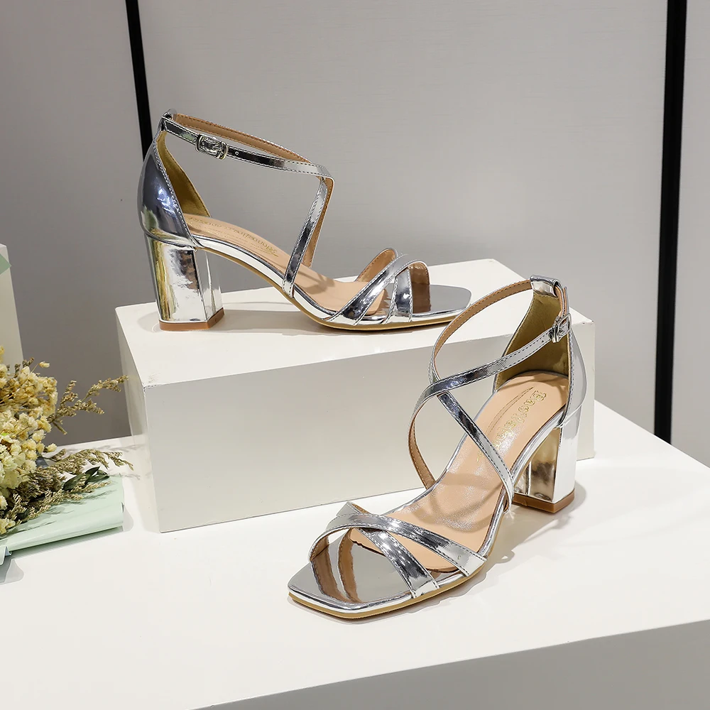 

2023 New Arrival Thick Heel Sandals Ankle Strap shoes woman Fashion Girls Sandals Buckle Lace-Up Sandals Silver Gold sandals