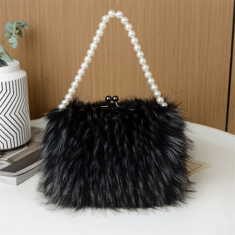 2023 New Women's Fur Hand Bag Imitation Raccoon Fur Shoulder Bag Pearl Chain Embellished Crossbody Large Capacity Fur Bag
