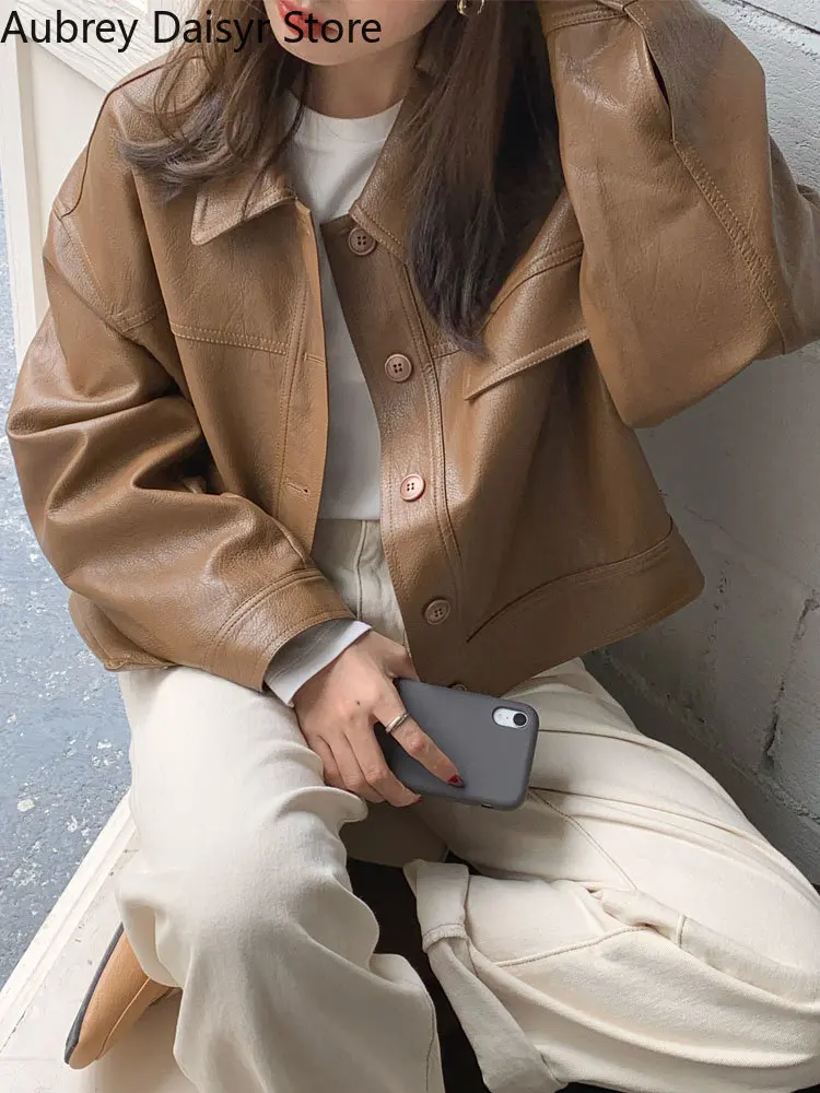 Куртка женская кожаная укороченная, модная винтажная Байкерская верхняя одежда из искусственной кожи, свободного покроя, коричневая, в Корейском стиле, зима женская укороченная кожаная куртка черная винтажная куртка из искусственной кожи в корейском стиле осень зима 2022