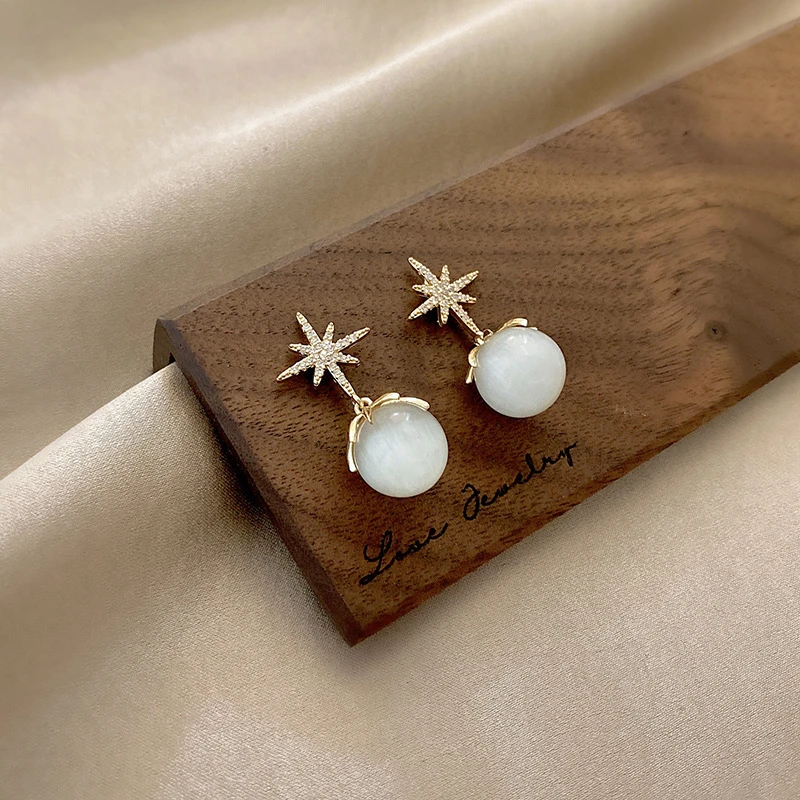 

Korean Earring Fashion Gold Simple Micro Inlaid Hexagonal Opal Pendant Stud Earrings for Women 2020 Jewelry Wedding Party Gifts