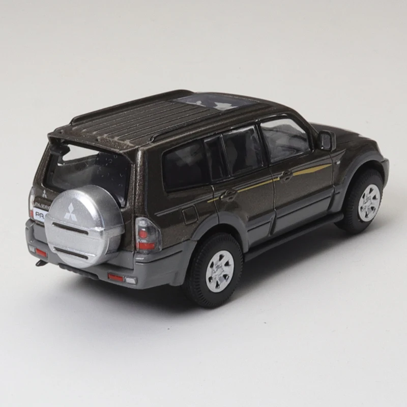 XCarToys 1/64 Mitsubishi Pajero Gen.3 Car Alloy Toys Motor Vehicle