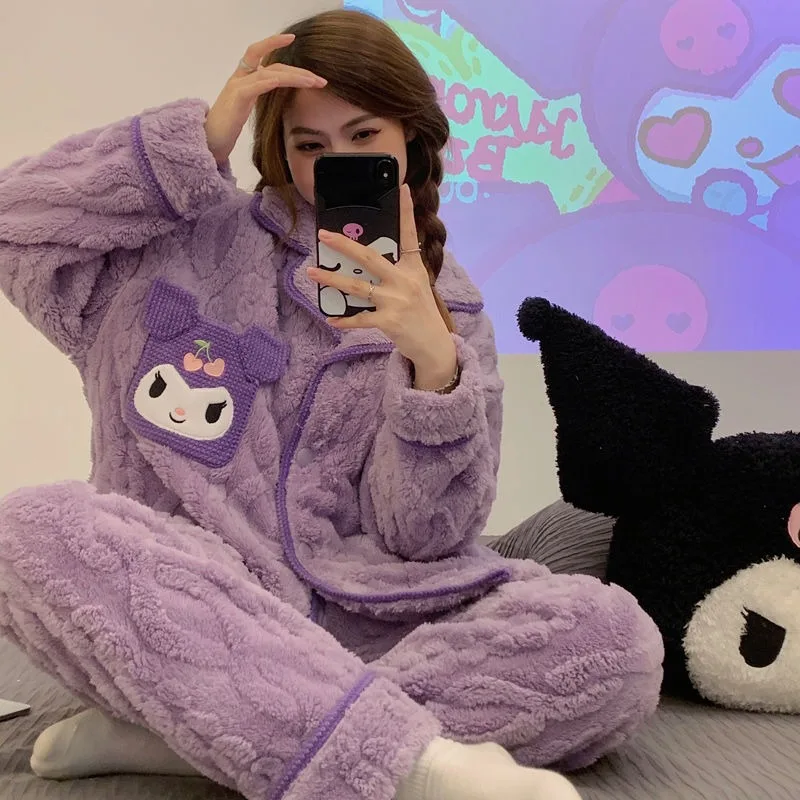 

Sanrio Kuromi thickened coral velvet pajamas for women in autumn and winter new trendy home wear set that can be worn outside