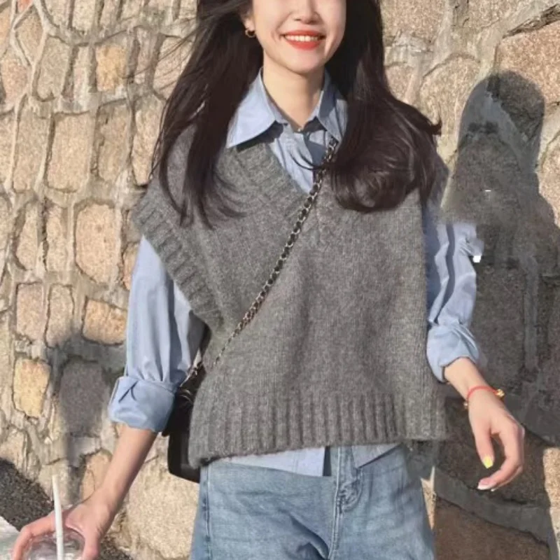 Women V Neck Knitted Vest Sweater