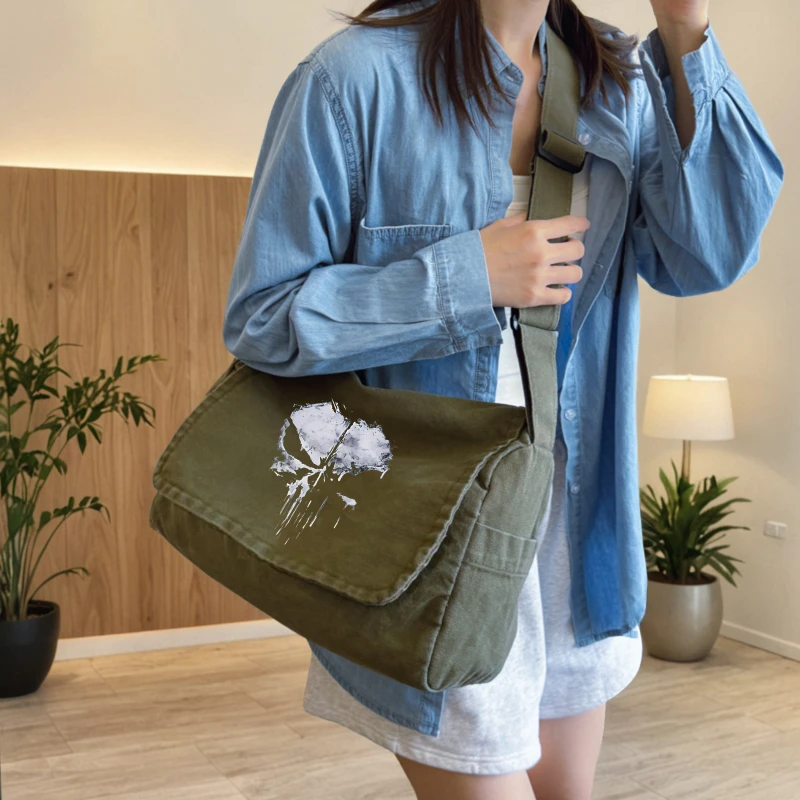 Vintage Men's Crossbody Bag Canvas Skull Print Large Capacity Messenger Bag for Daily Use