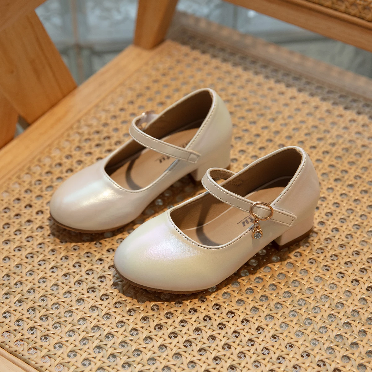 Children Girls Leather Shoes White Princess High Heel Shoes For Kids Girls Performance Dress Student Show Dance Sandals 5