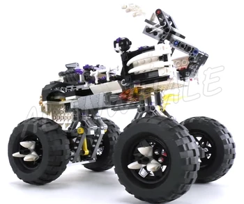 493pcs Skull Truck Moving Jaws Huge Rubber Tires Nunchucks of Lightning 9736 Building Block Toys