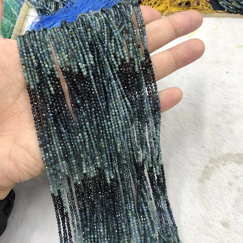 Natürlicher blauer Turmalin mit Farbverlauf, facettiert, rund/Würfelperlen, 2 mm, 3 mm, 4 mm, für Schmuckherstellung, Armband, Halskette, Perlen zum Selbermachen – Detail 2