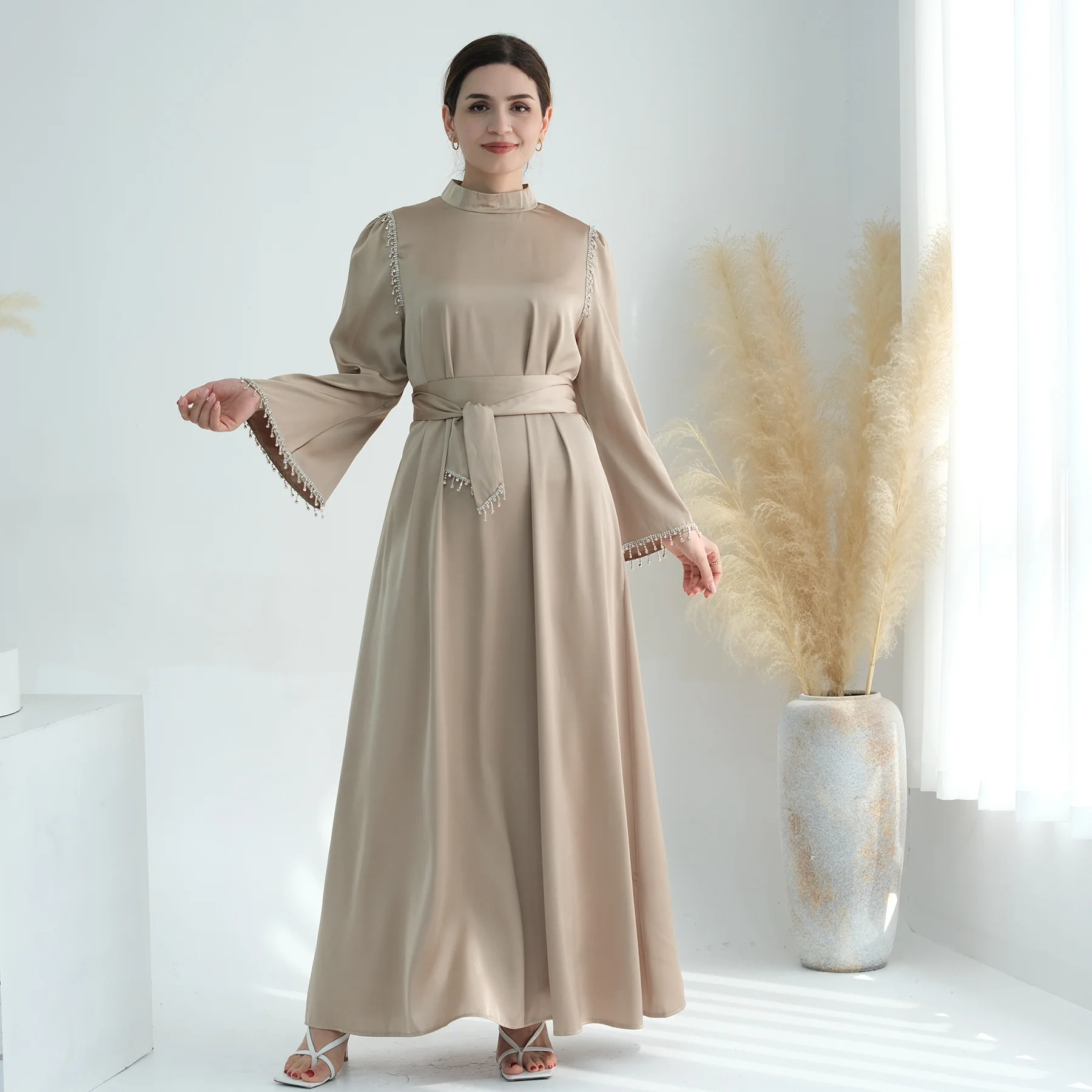 Satin Abaya Dubai Luxury Beads Muslim Hijab Dress Elegant Turkey Party Dresses for Women Kaftan Robe Ramadan Islamic Clothing
