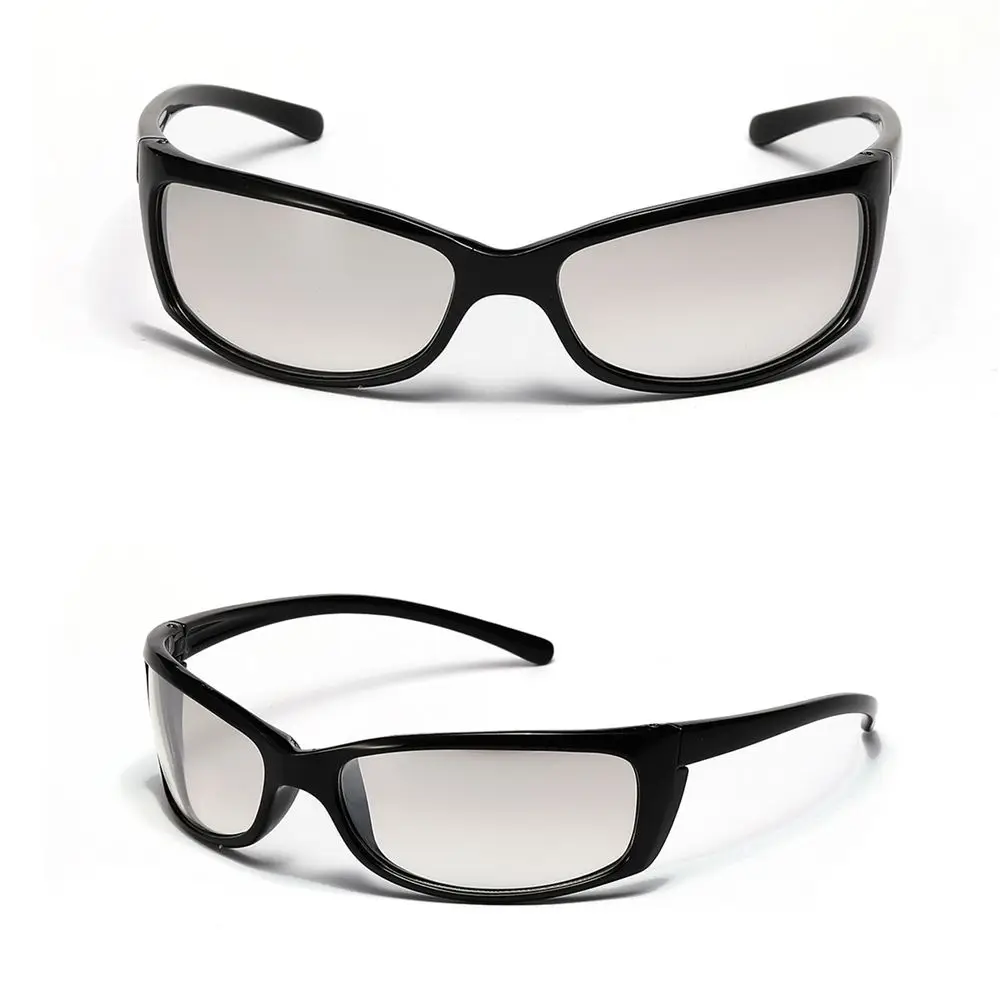 Y2K �� ����� ���۶� 2022 ���Ÿ� �귣�� �����̳� ���� �߿� ������ �Ȱ�, ��Ƽ�� ���۶� ������ũ ����