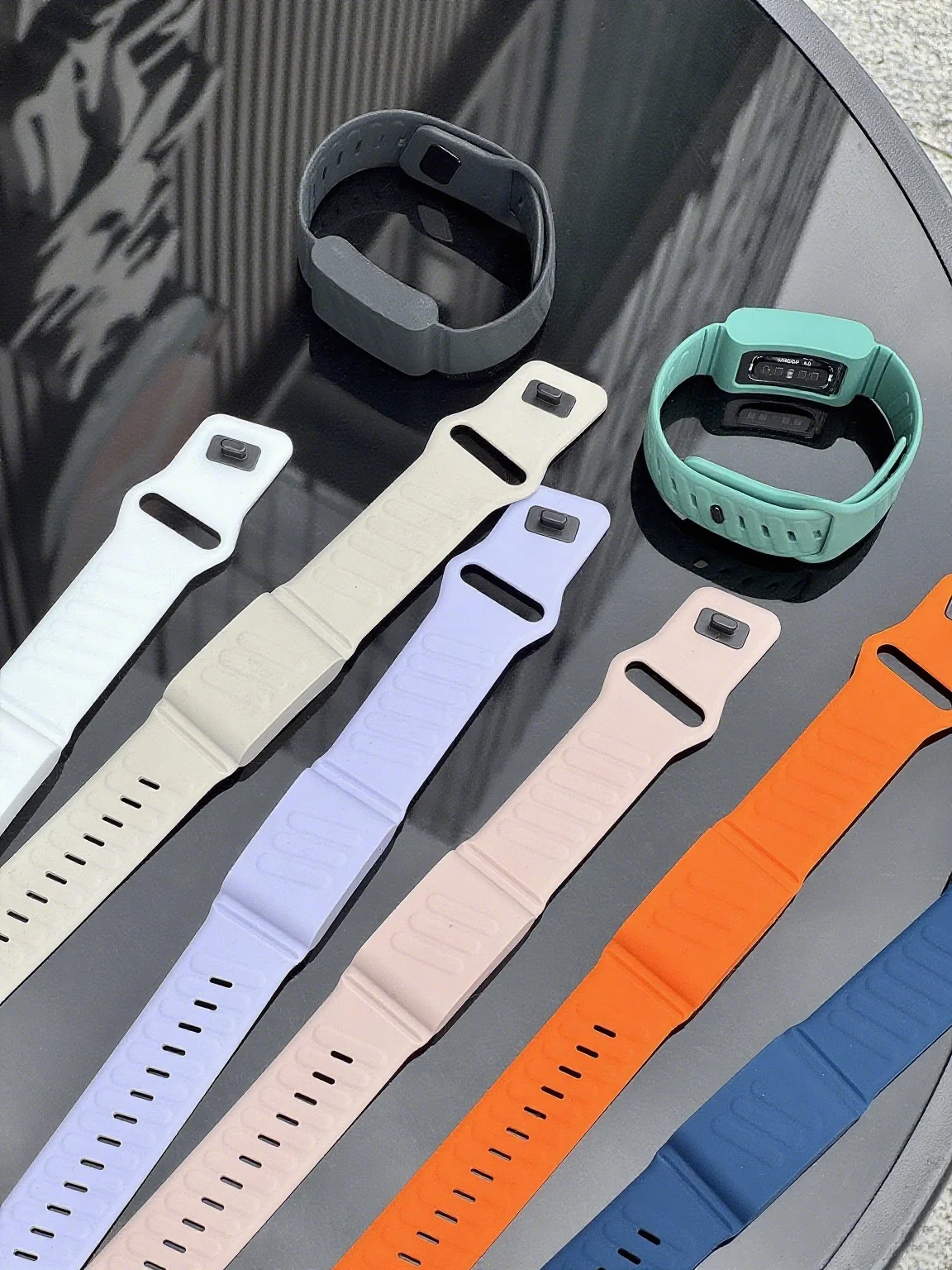 Comfortable and Durable Silicone Sports Wristband for Men & Women