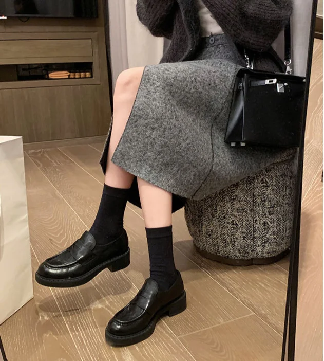 Βρετανικού στιλ μοκασίνια με ένα πόδι σε σχήμα αλόγου, καινούργια χειροποίητα μικρά δερμάτινα παπούτσια για γυναίκες, με χοντρές σόλες,_voghion.com