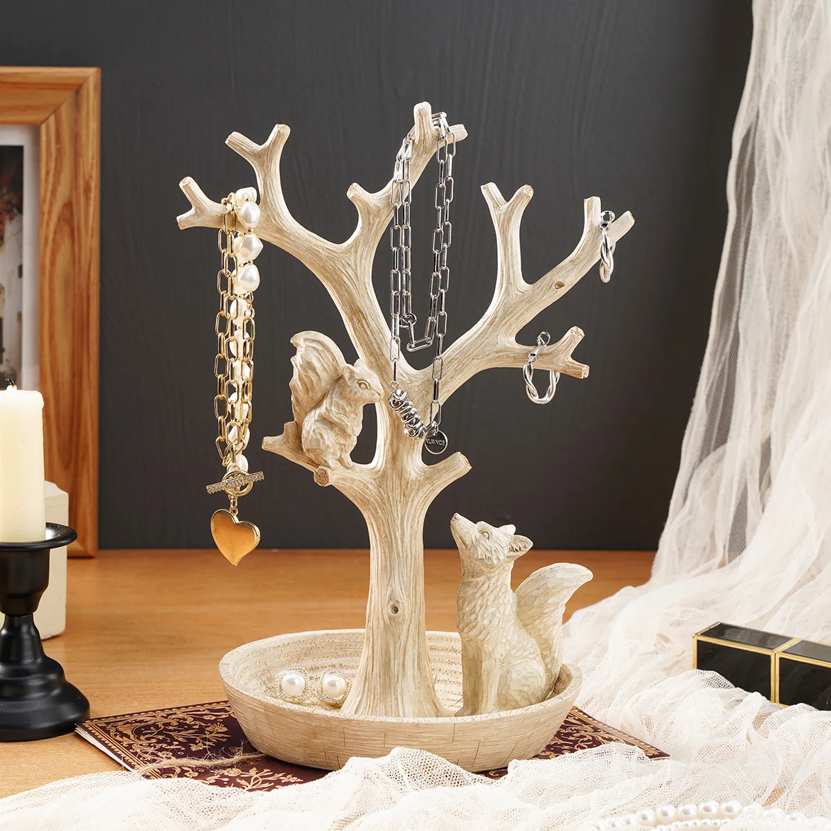 1PC, creative fox, squirrel and pine tree-shaped decorative jewelry box, simple fox and pine tree-shaped jewelry storage box