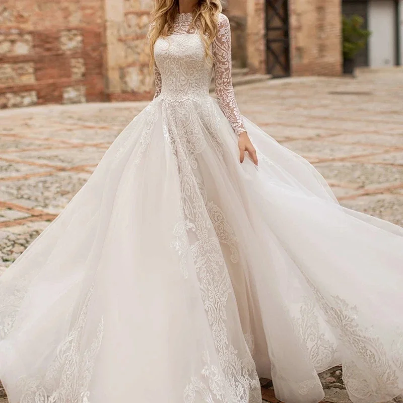 

Elegant delicate tulle round neck decal a line Luxury bridal photography Romantic auditorium wedding Custom wedding dress