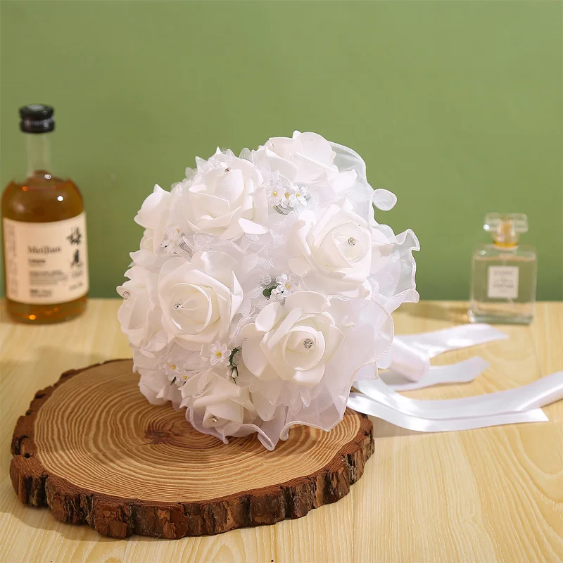 A bouquet of wedding flowers, bridal props, wedding romantic decoration, suitable for banquets, engagements