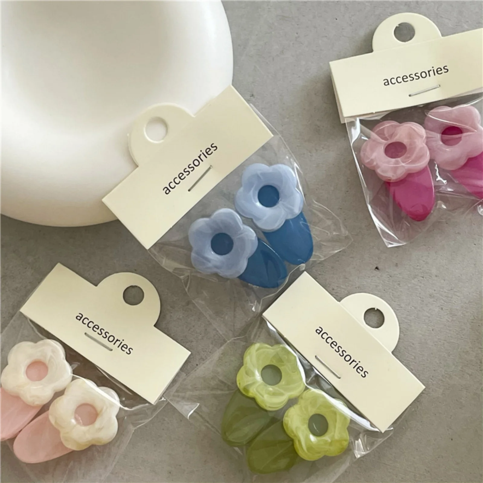 8pcs Cute Flower - Shaped Hair Clips Set, Colorful Acrylic Hair Accessories for Girls, Sweet Hairpins for Daily Wear and Parties