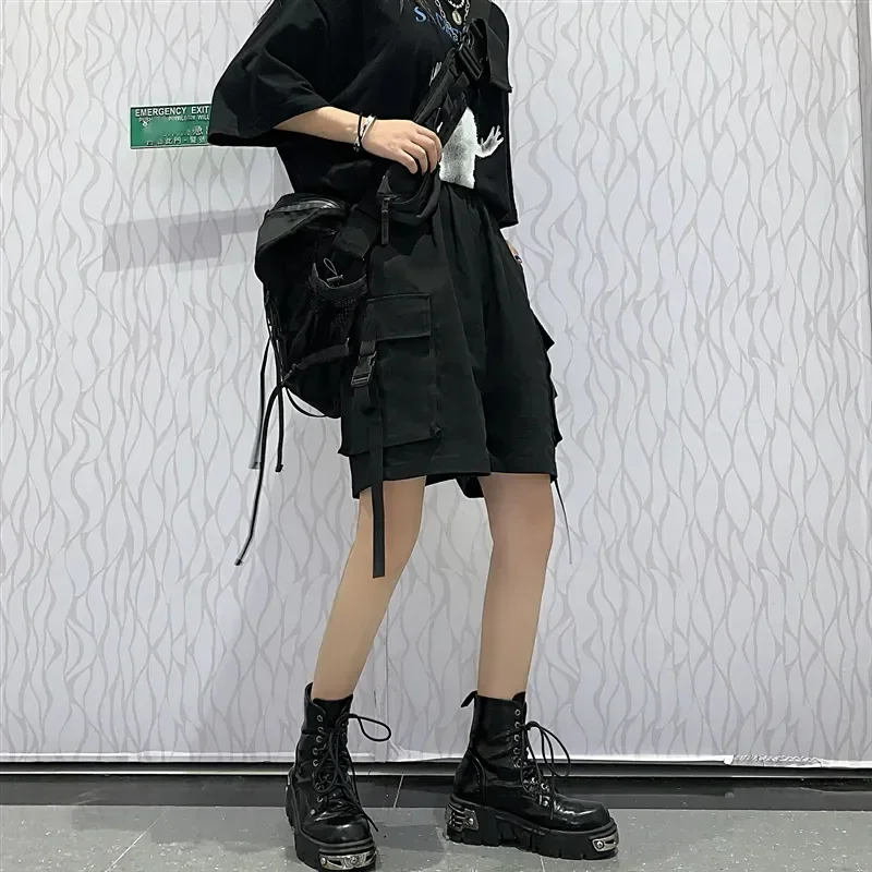 New Gothic Black Cargo Shorts Women Summer Streetwear Couple Wide Leg Shorts Woman Harajuku Big Pockets Knee Length Pants 4Xl