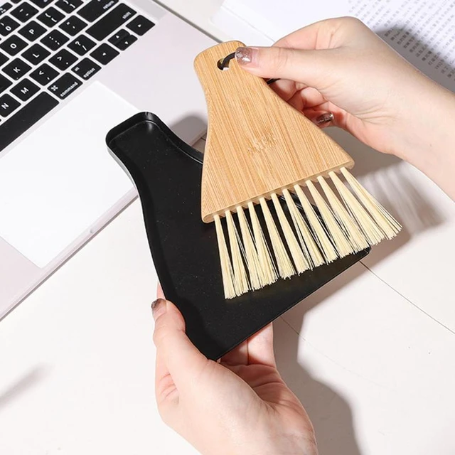 1pc Desktop Mini Broom And Keyboard Cleaning Brush