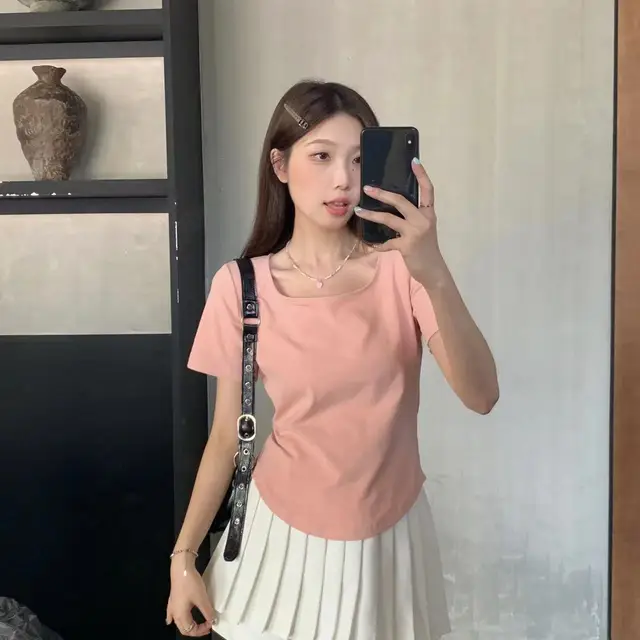 여름 의상에 완벽한 사이즈 걱정 없는 세련된 티셔츠