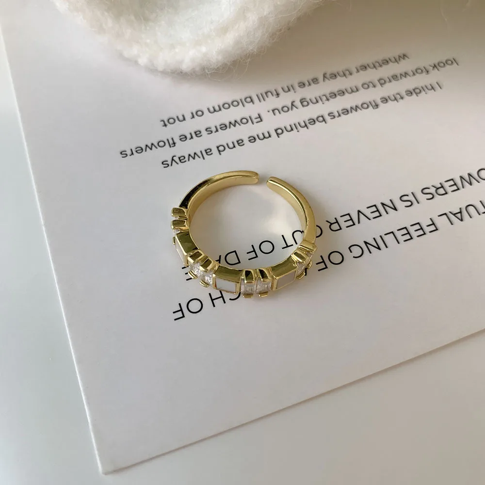 

Unique Shell Mosaic and Zircon Ring with Minimalist Open Design for Daily and Office Wear