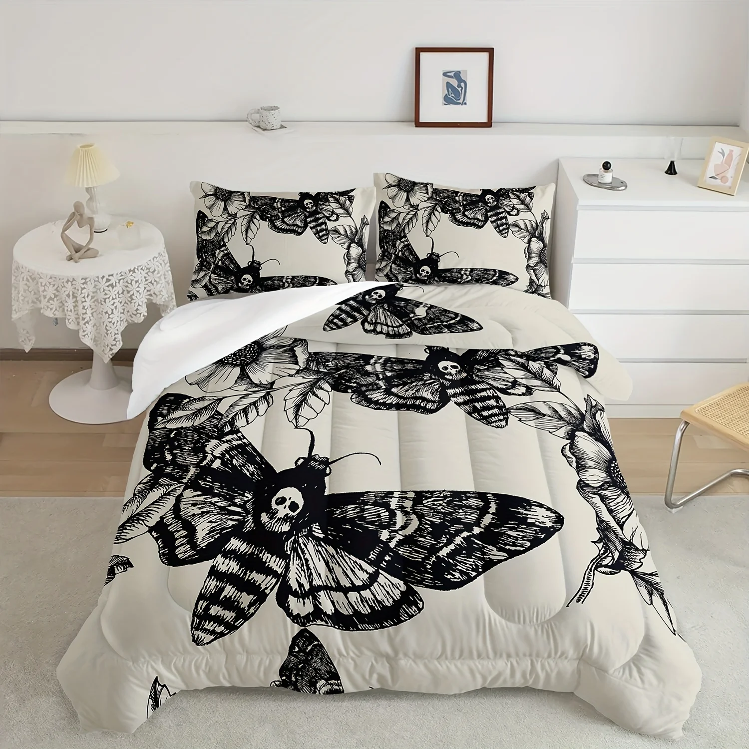 

3pcs Modern Fashion Polyester Comforter Set (1*Comforter + 2*Pillowcase, Without Core), Death Skull Moth Print Bedding Set, Soft