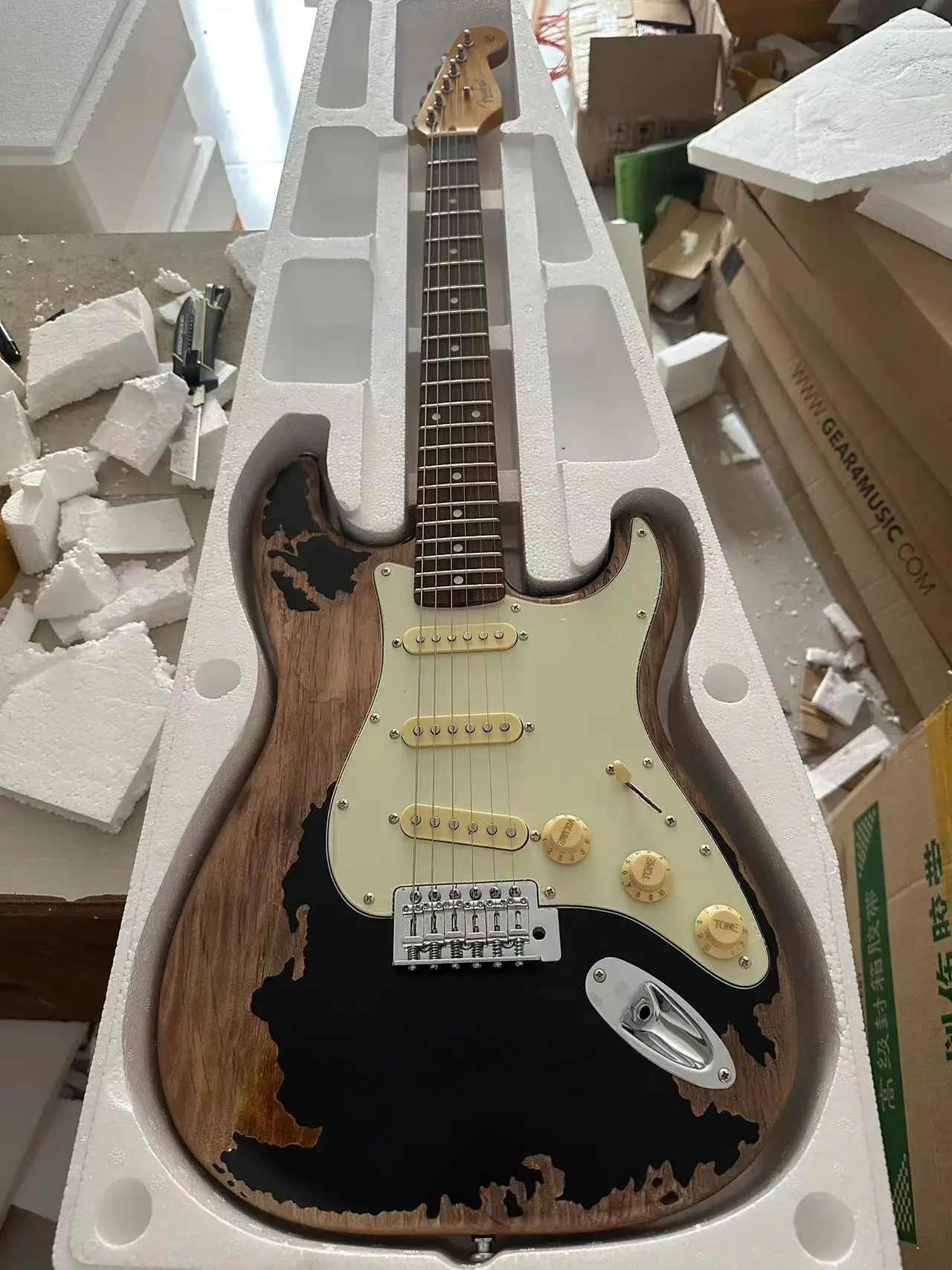 

ST Electric Guitar Rosewood Fingerboard Green Color High Quality Guitarra Free Shipping