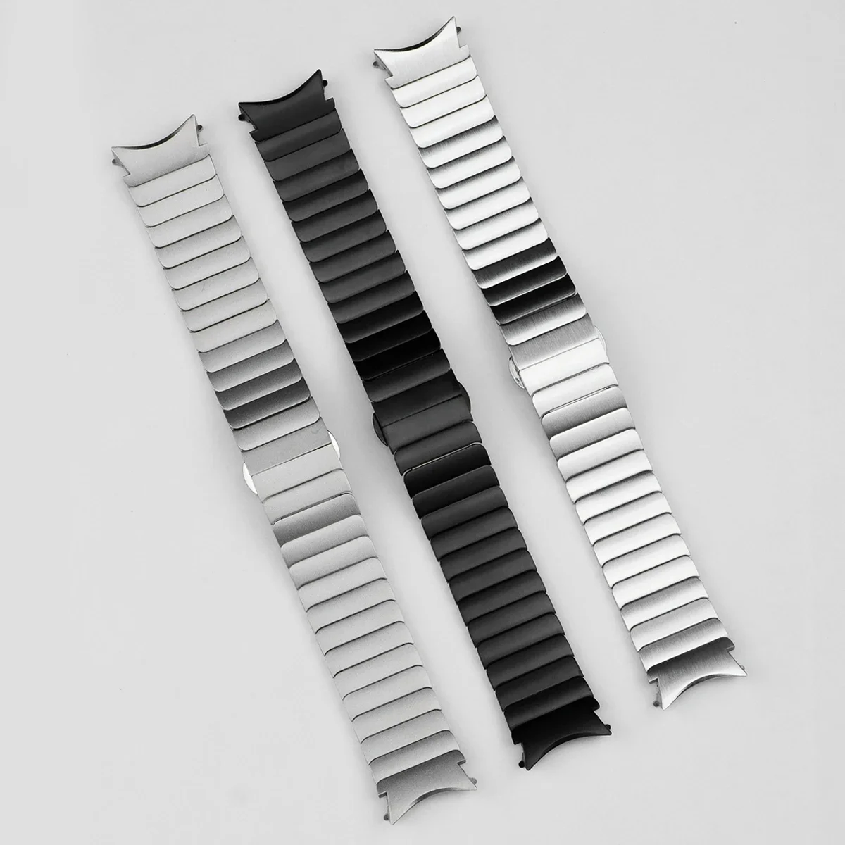 Seamless Stainless Steel Magnetic Link Bracelet Strap