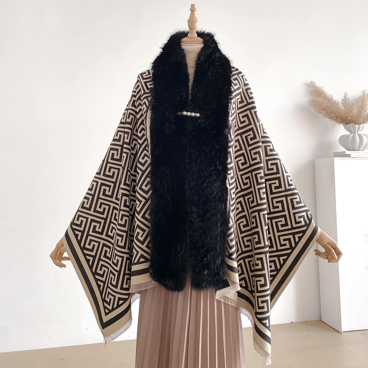 Women Winter Thicken Warm Long Poncho Loose Scraves Sleeves Leopard Capes Black Striped Faux Fur Collar Cloak Scraf