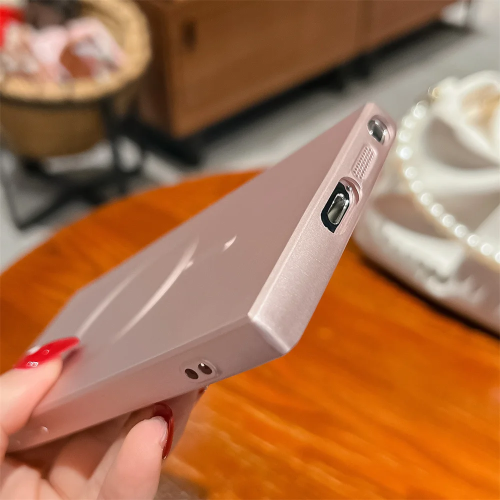 Luxury Magnetic Case with Soft Capa Design