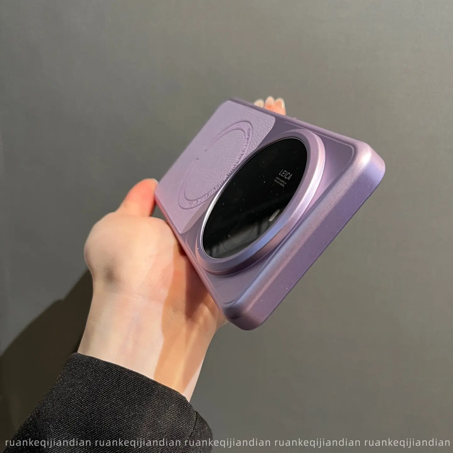 Magnetic Fashion Leather Hard Cover Case for Wireless Charging Accessories