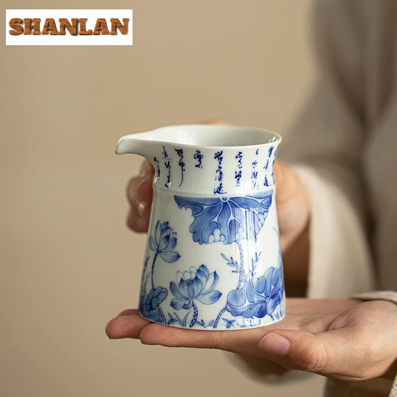 Jingdezhen Glazed Color Blue And White Tea Pitcher Handmade Lotus Japanese Cha Hai Tea Infuser Justice Cup Tea Craft Accessories
