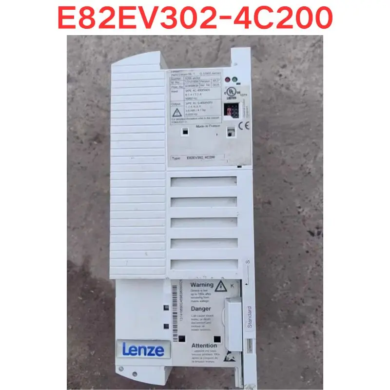 

Used E82EV302-4C200 inverter Functional test OK