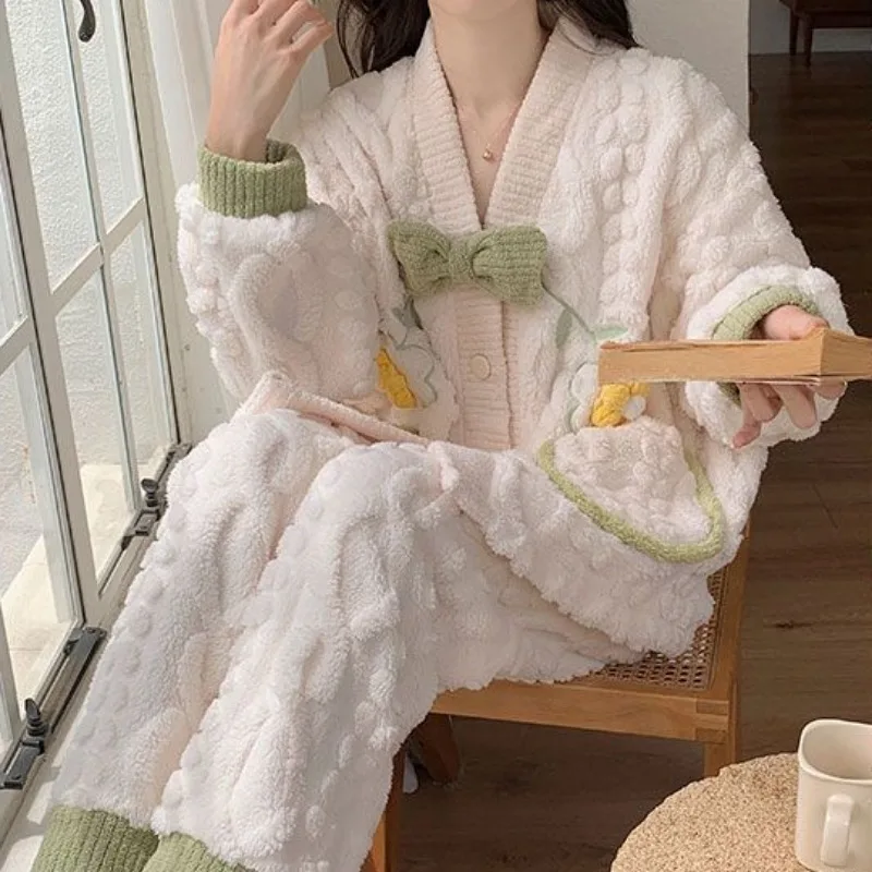 2024 New Coral Velvet Pajamas Women Thickened Loungewear Autumn Winter Cardigan Sleepwear Warm Flannel V-neck Homewear Suit