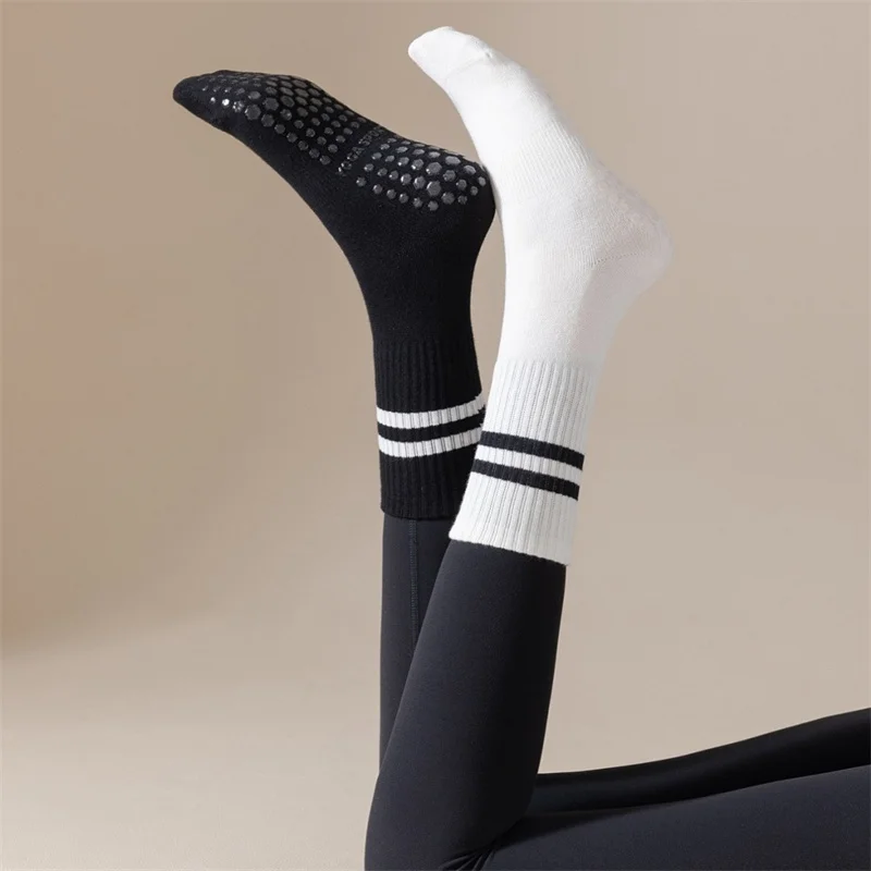 New Solid Color Striped Mid-calf Yoga Pilates Socks for Women